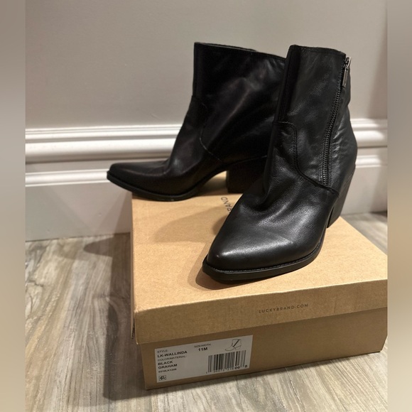 NWT Lucky Brand Wallinda Bootie - Picture 11 of 16